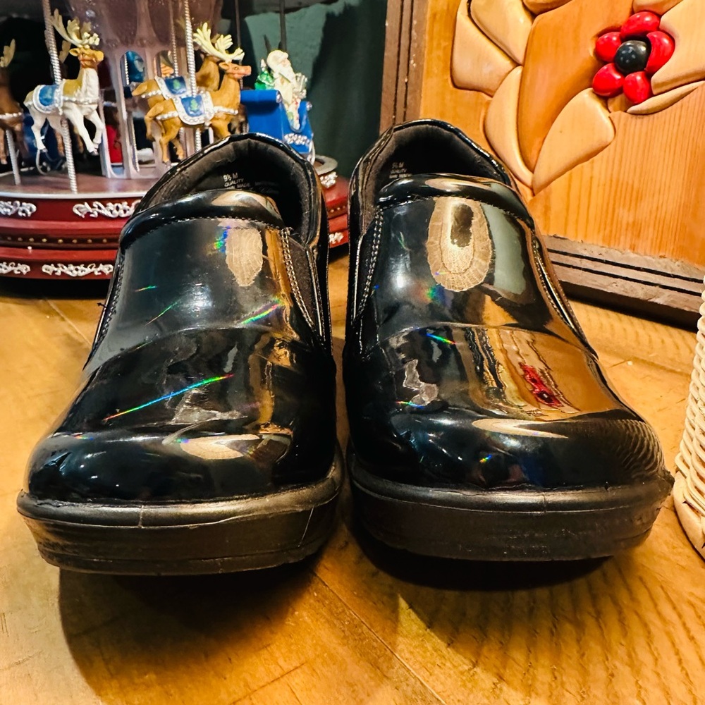 Easy Works by Easy Street Black Leeza Women's Slip Resistant Clog Size 9.5